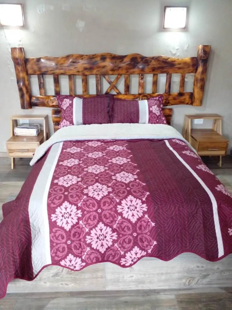 Habitaciones Matrimoniales - Hostería en Quito Santa Petrona